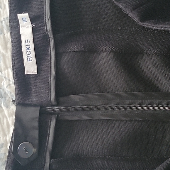 Womens long skirt with beautiful hem detail - Picture 6 of 6